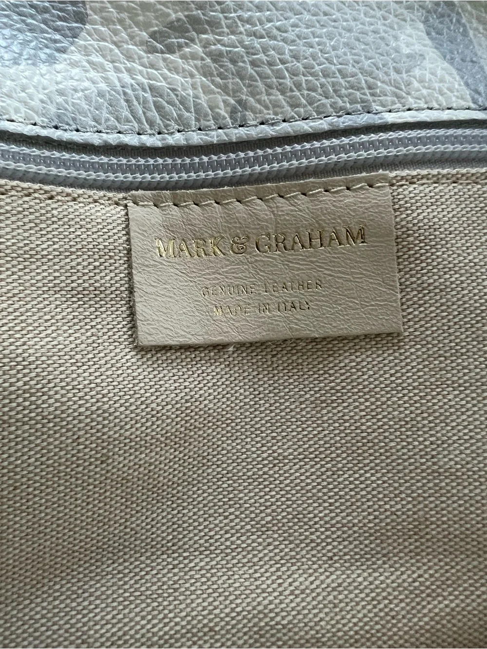 Mark& Graham Elisabetta Slouch Bag /Camo